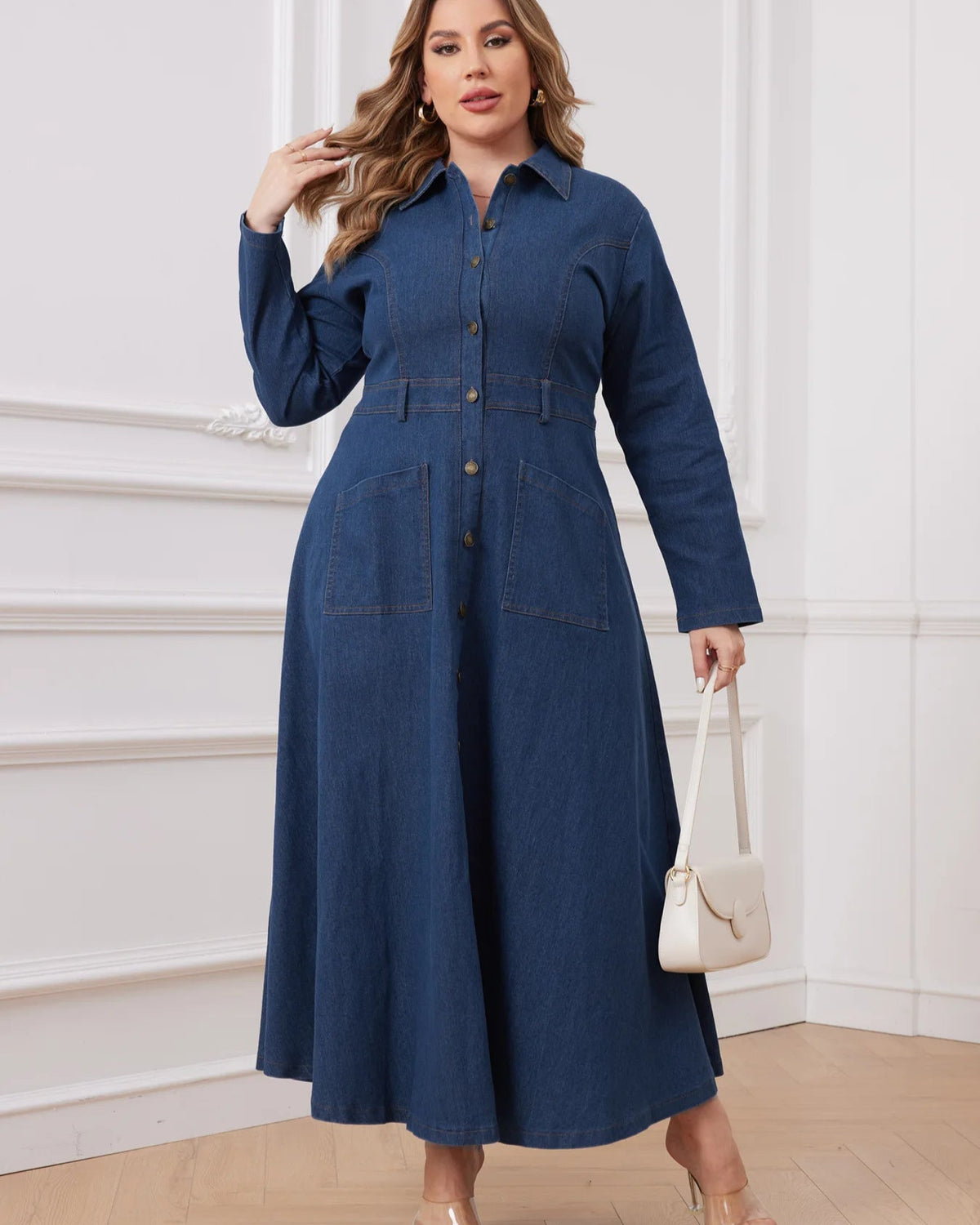 Vestido Camisa Jeans Plus Size – Sofisticação Casual com Babados e Silhueta Fluida