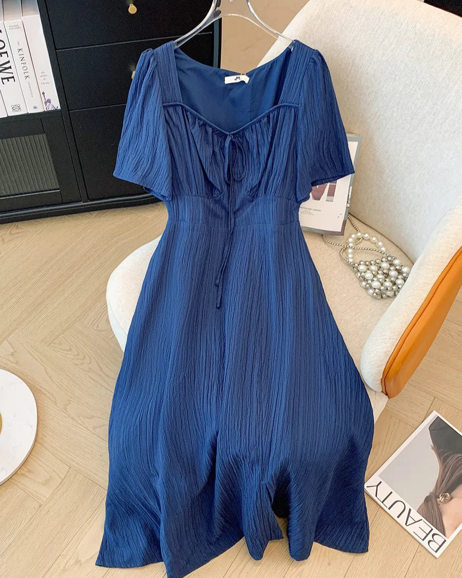 Vestido Azul Plus Size com Fenda – Decote Quadrado e Cintura Marcada, Verão Leve