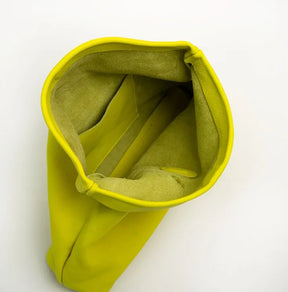 Clutch Feminina em Couro Legítimo – Design Elegante