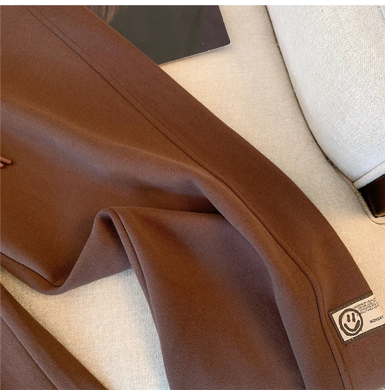 Calça Plus Size em Algodão– Conforto e Versatilidade para Todas as Estações