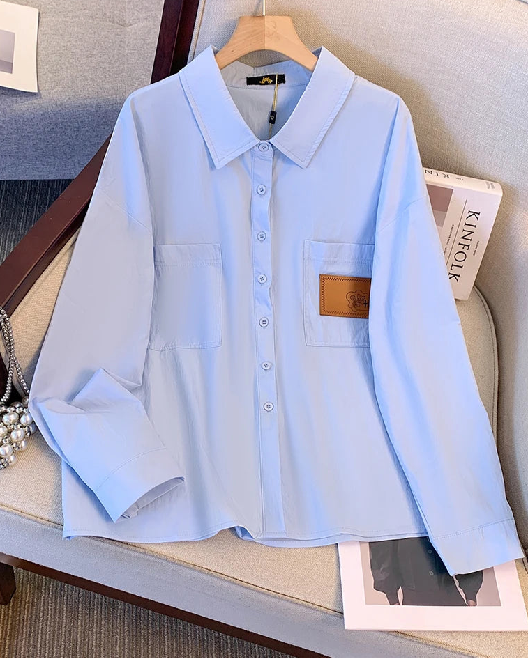 Camisa Plus Size com Gola Clássica – Modelo Solto e Elegante