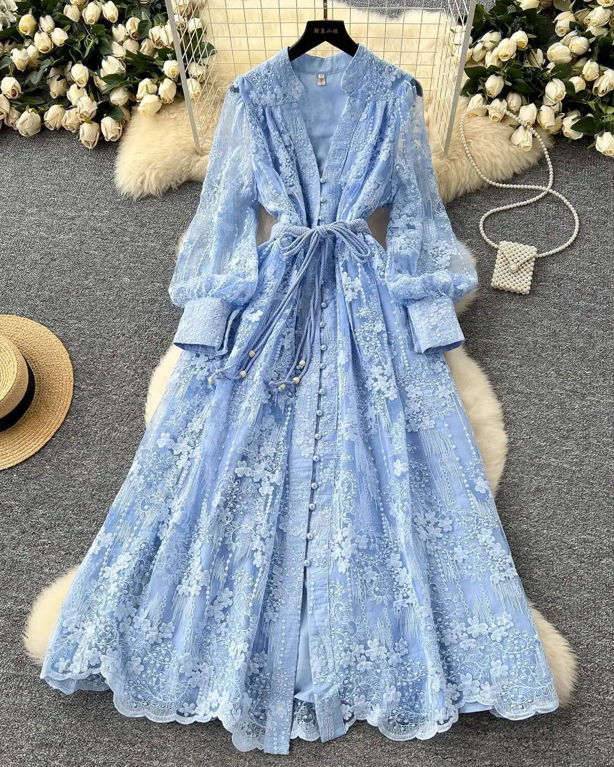 Vestido Longo de Festa com Renda e Pérolas – Manga Bufante, Bordado Luxuoso