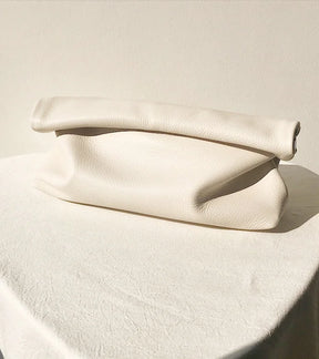 Clutch Feminina em Couro Legítimo – Design Elegante