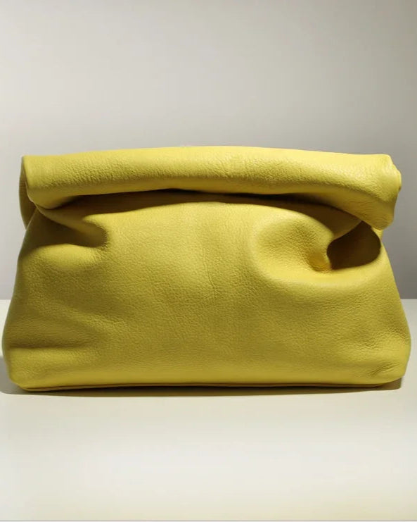 Clutch Feminina em Couro Legítimo – Design Elegante