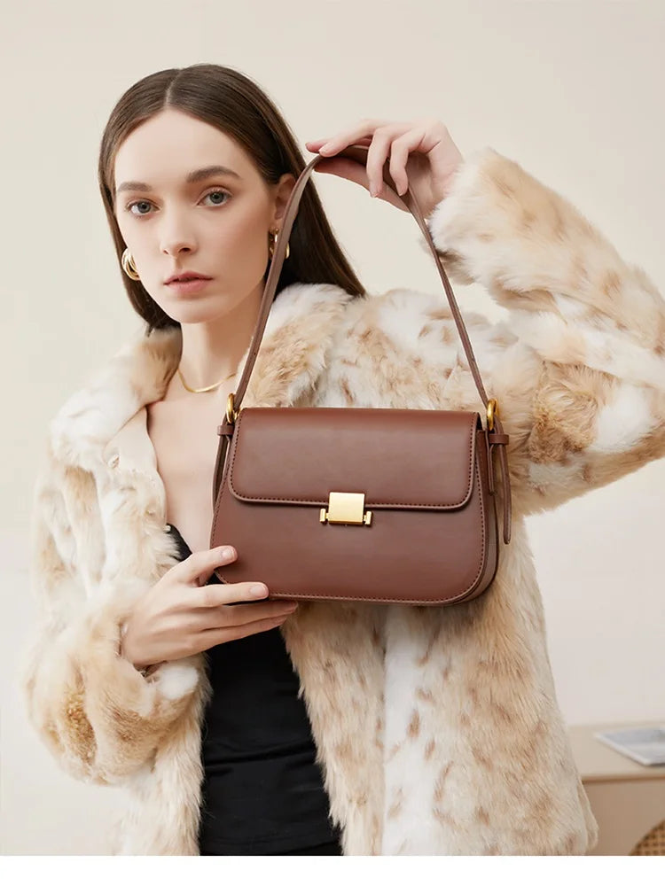 Bolsa Feminina Estruturada em Couro Legítimo – Versátil para Ombro, Mão ou Transversal