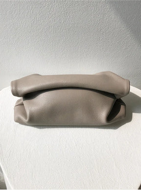 Clutch Feminina em Couro Legítimo – Design Elegante