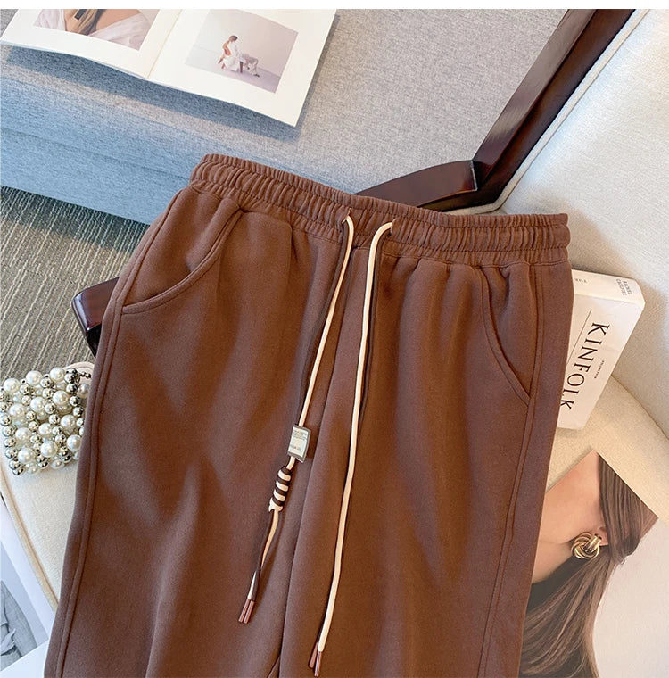 Calça Plus Size em Algodão– Conforto e Versatilidade para Todas as Estações