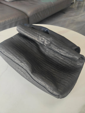 Clutch Feminina em Couro Legítimo – Design Elegante