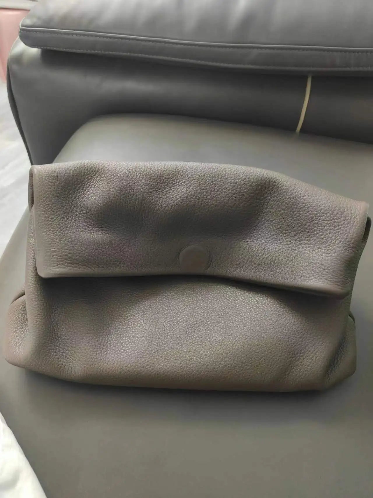 Clutch Feminina em Couro Legítimo – Design Elegante