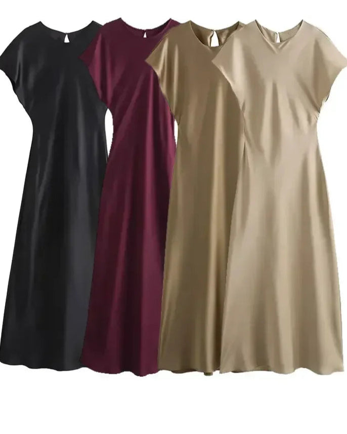 Vestido Serena – Elegância em Cetim