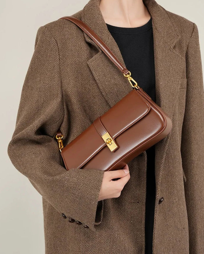 Bolsa Baguete em Couro Legítimo – Elegância Compacta para o Dia a Dia