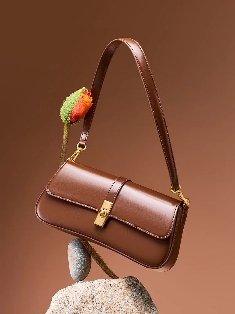 Bolsa Baguete em Couro Legítimo – Elegância Compacta para o Dia a Dia