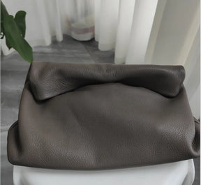 Clutch Feminina em Couro Legítimo – Design Elegante