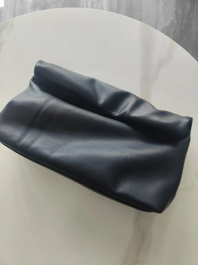 Clutch Feminina em Couro Legítimo – Design Elegante