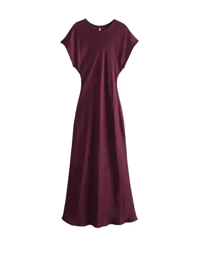 Vestido Serena – Elegância em Cetim